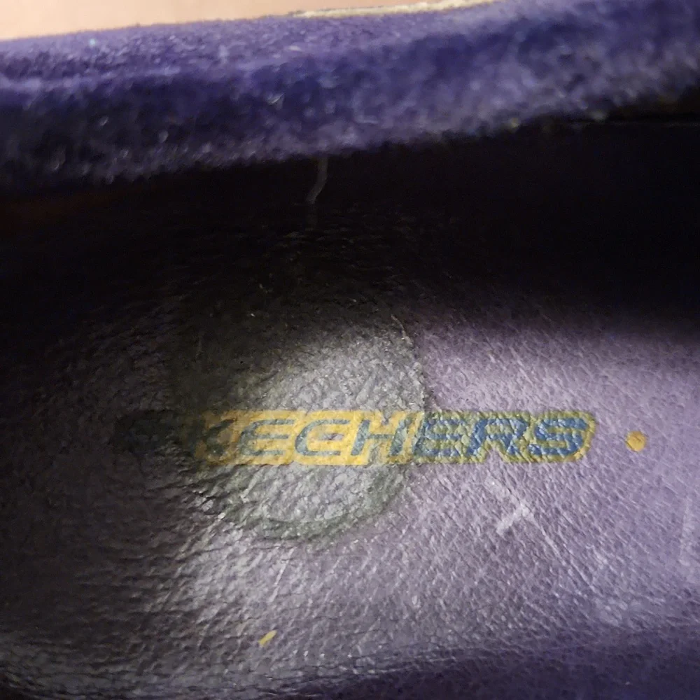 Skechers good used